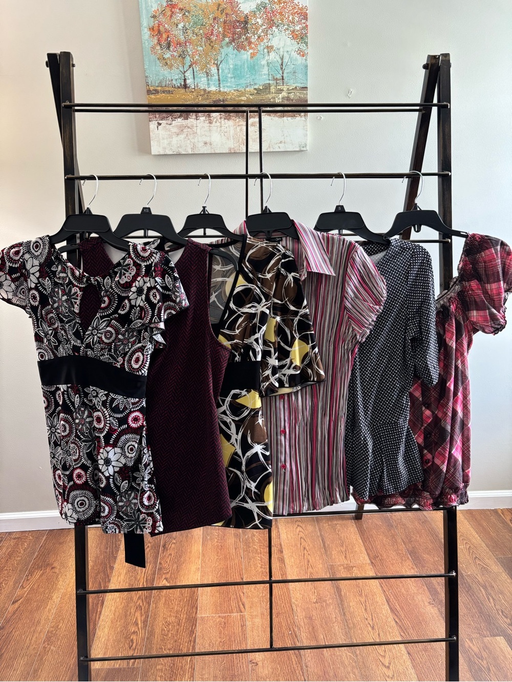 Multi-pack 6 Women’s Tops Mixed Colors and Prints Size Medium